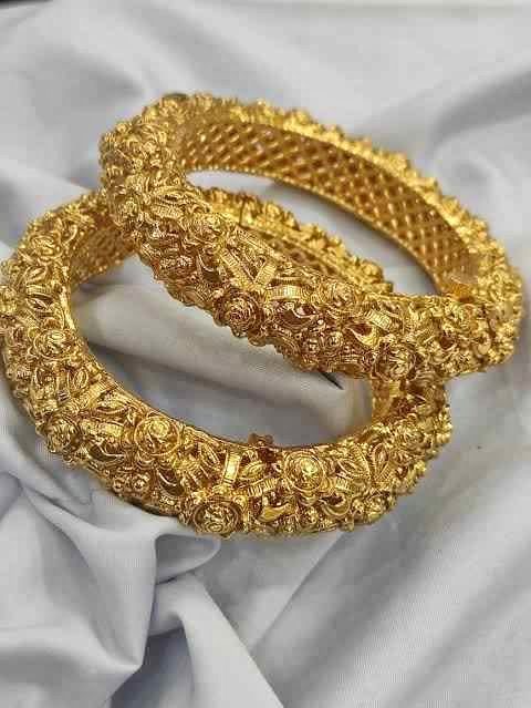 পিওর গোল্ড লুক গোলাপ বালা গোল্ড প্লেটেড জুয়েলারি